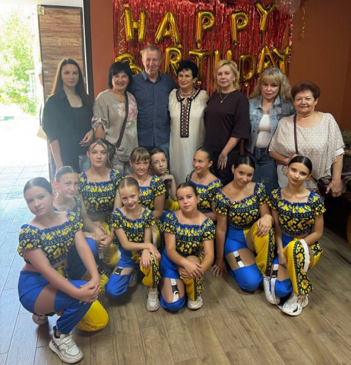 Подарунки, нагороди та легендарна каша: як у Карнаухівці святкували 75-річний ювілей Будинку культури