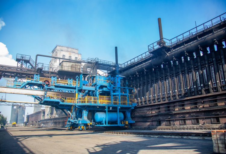 Метаморфози енергосистеми: як "Южкокс" замінив олійні вимикачі на вакуумні для безпеки та ефективності