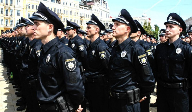Стань частиною команди, що захищає Україну: поліція Дніпропетровщини оголосила набір на службу