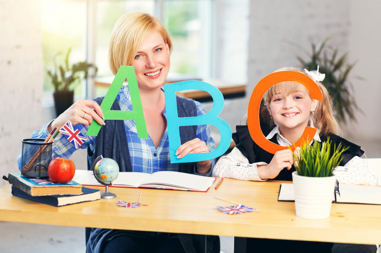 Англійська через гру та творчість: дітей Кам’янського запрошують на інтерактивні заняття