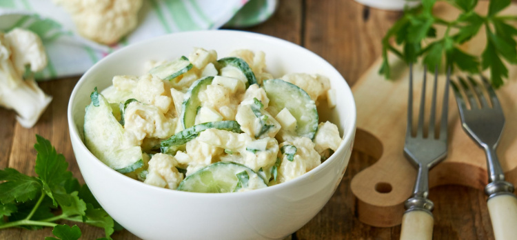 Салат з цвітної капусти, огірка та йогурту: легкий та освіжаючий вегетаріанський рецепт