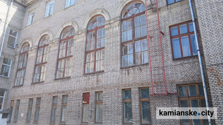 Другий удар за рік: у Кам’янському постраждав професійний коледж