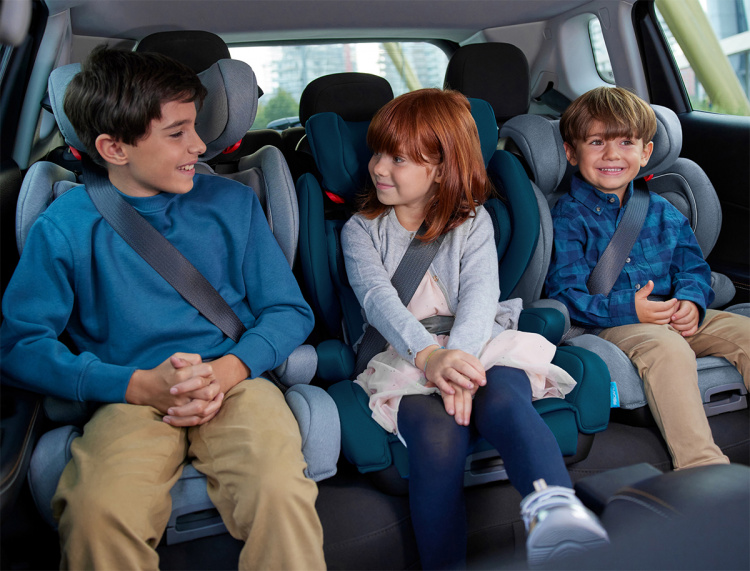 Коли дитині можна на переднє сидіння: головна помилка водіїв, за яку штрафують у 2026 році