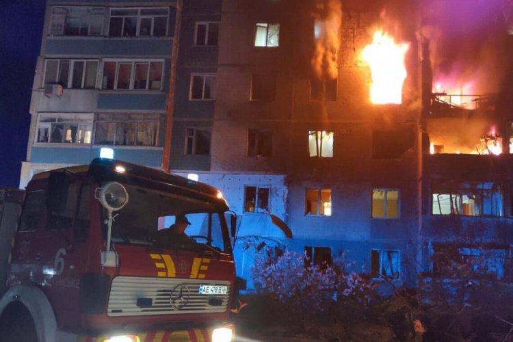 Атака дронів на Кам'янське: у лікарні померла жінка, яка отримала важкі опіки