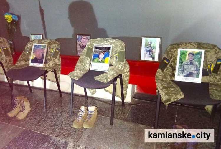 До Кам’янського привезли всеукраїнську пересувну виставку «Рушник Надії» - де та коли подивитися 