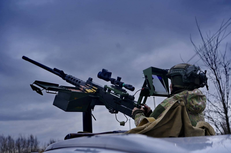 Траса під вогнем та полювання дронів: ворог намагається перерізати логістику Дніпропетровщини