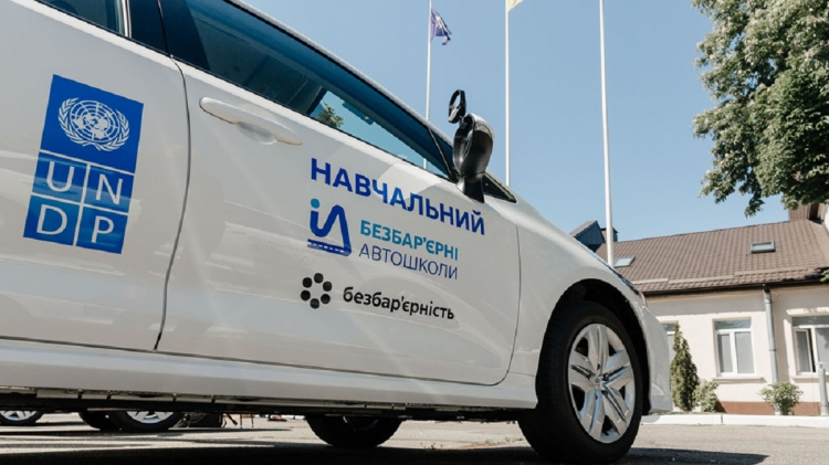 Ветерани Кам’янського зможуть сісти за кермо - деталі безкоштовної програми