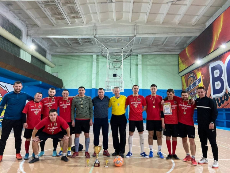 У Кам'янському чемпіоном футзального сезону стала команда “Дніпровський кар’єр” - подробиці