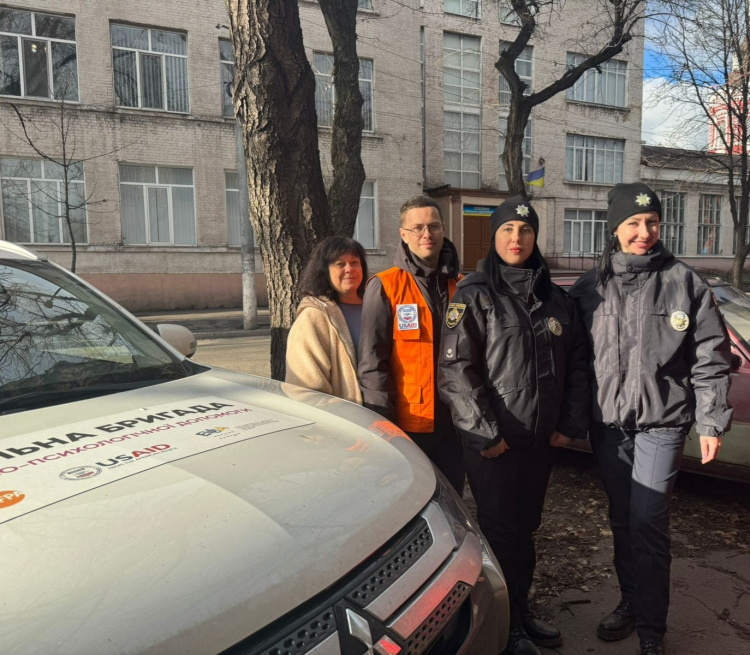 Поліцейські Кам'янського розповіли підліткам про домашнє насильство