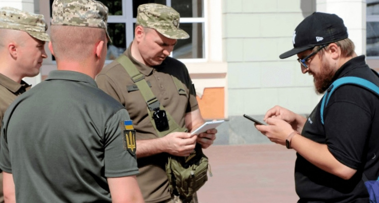 Відтепер ТЦК в Україні працюватимуть цілодобово: що це означає