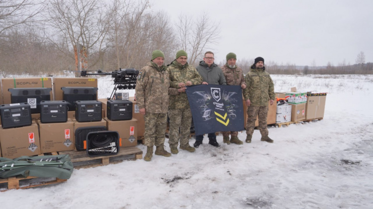 Допомога 157 ОМБр: дрони Вампір, Sting та зарядні станції від «Сталевого фронту»