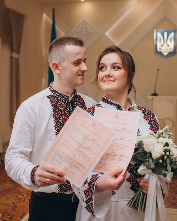 Дніпропетровщина опинилася у трійці лідерів за кількістю одружень за тиждень – Мін’юст