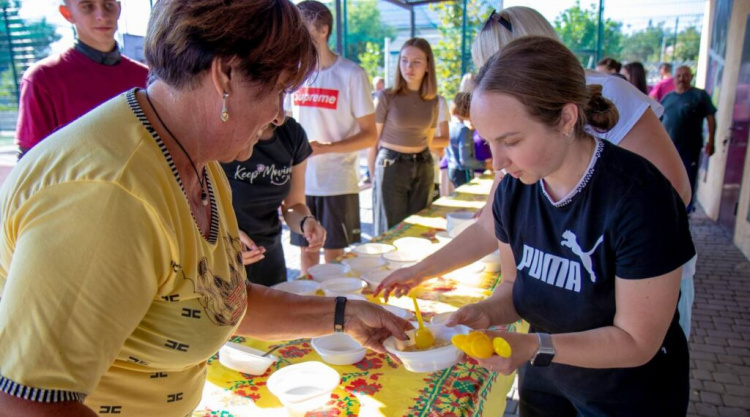 В Карнаухівці для молоді провели спортивно-патріотичний захід - фотофакт