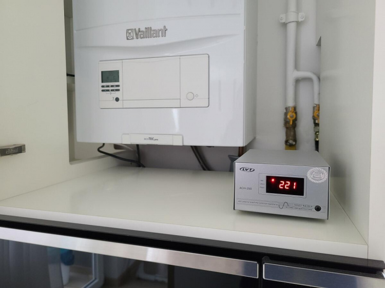 «Рятівний прилад»: чому кам’янчанам із газовими котлами необхідно встановити стабілізатор напруги