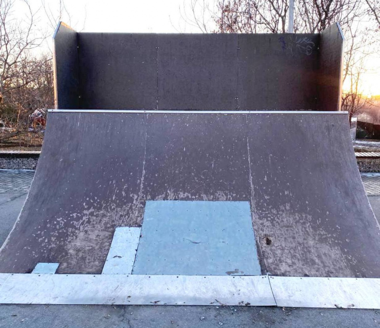 Кам'янчани б’ють на сполох: лівобережний скейт-парк перетворюється на зону небезпеки