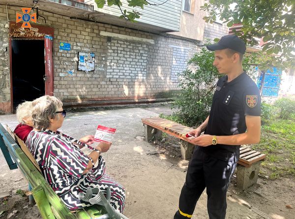 Надзвичайники Кам'янського провели профілактичний рейд в житловому секторі