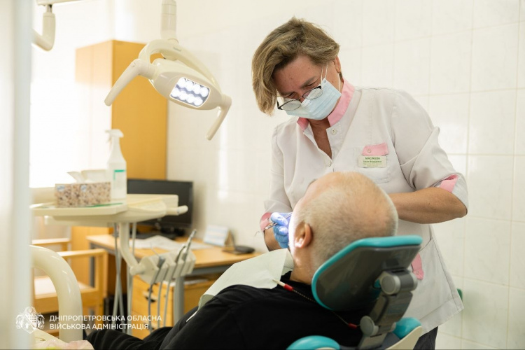 На Дніпропетровщині понад п'ять тисяч захисників безкоштовно пролікували зуби - деталі програми