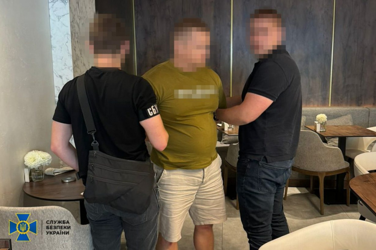 Кримінальний авторитет з Кам'янського кришував на Франківщині банду, яка тероризувала бізнес в Україні