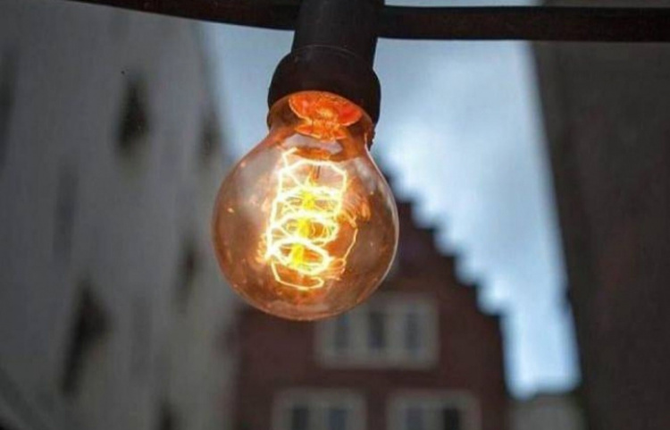 Дніпропетровщина 5 грудня: повний графік стабілізаційних відключень і як не залишитися без світла