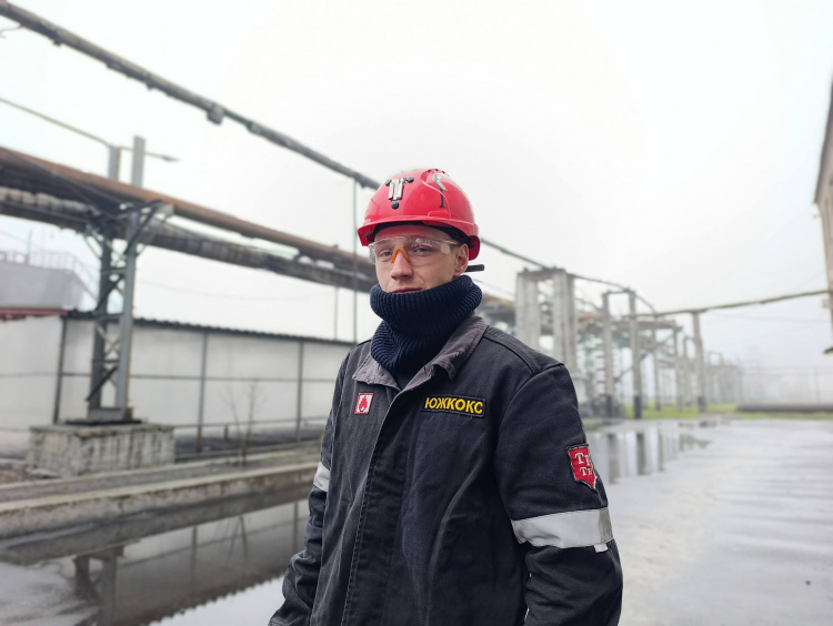 Про життя, яке хочеться берегти: як ветеран-десантник знайшов спокій біля розпечених печей «ЮЖКОКСУ