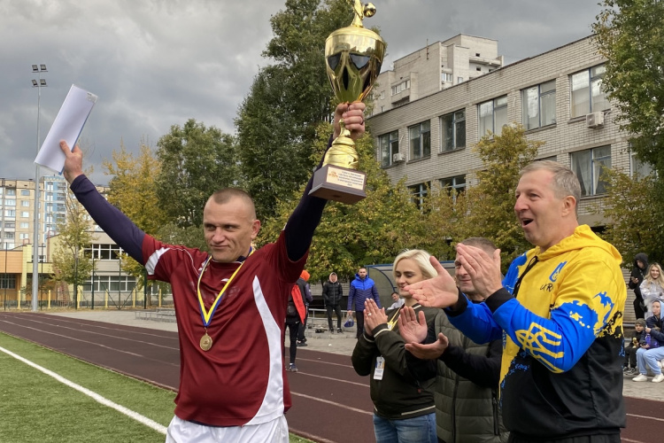 Кубок Кам‘янського з футболу: “Атлетик” розгромив “Дніпровських вовків” у фіналі 