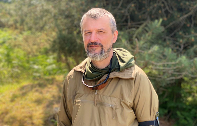 Від заводів Кам’янського до «Хартії»: як аудитор «Йожик» наводить лад у війську