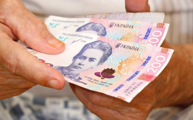 Пенсії під загрозою: чи будуть затримки виплат та до чого готувати гаманці