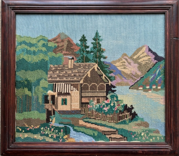 Жива пам’ять у стібках: у Кам’янському зберігається унікальна колекція вишитих картин ХХ століття