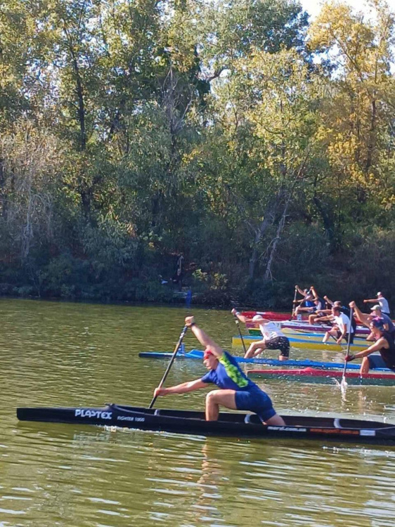 Веслувальники з Кам'янського підкорили чемпіонат області: 17 нагород за два дні змагань