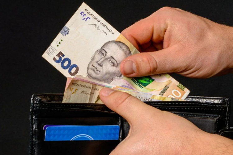У серпні на картку поступить виплата за 2 місяці: хто отримає кошти за травень і червень