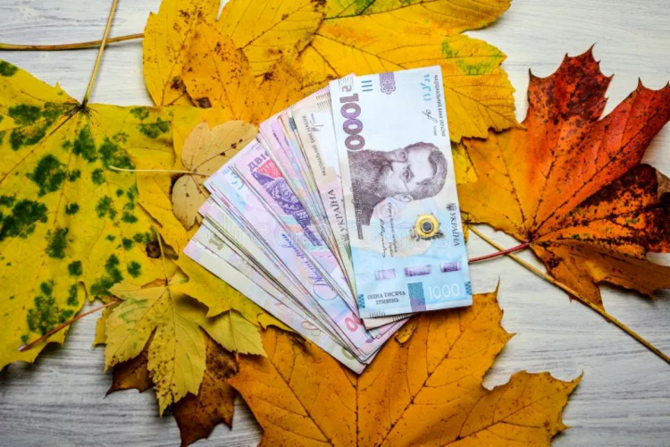 Нові тарифи, школи та виплати: до чого варто готуватися українцям вже цієї осені