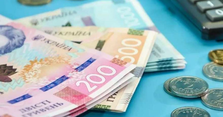 Доплата до пенсії 944 грн у 2025 році: хто має право та як оформити