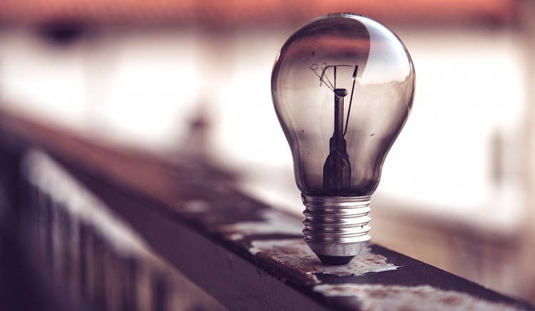 У Кам'янському у вівторок, 11 листопада, вимикатимуть світло: графік та адреси відключень