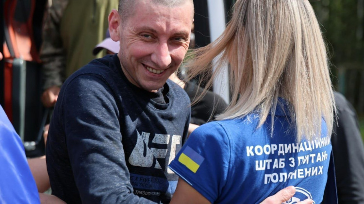 Довгоочікуване повернення: серед 103 звільнених з полону - 13 захисників з Дніпропетровщини