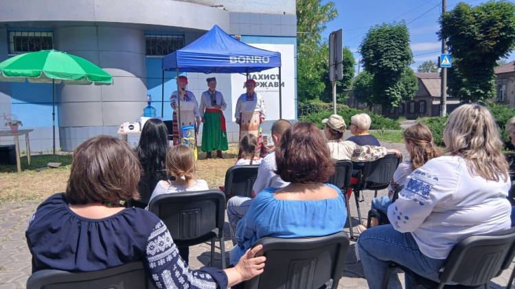 ГО "Захист держави" у Кам’янському провів захід до дня вишиванки