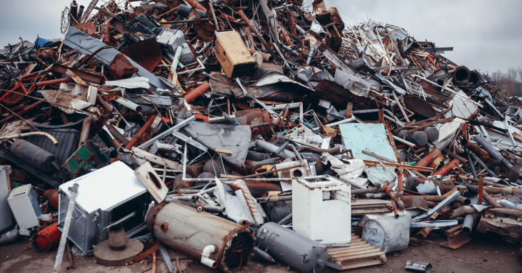 Які металеві вироби не приймають на брухт в Україні у 2025 році: перелік та штрафи