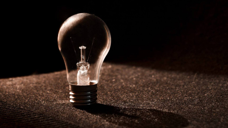 У Кам'янському у четвер, 18 грудня, вимикатимуть світло: графік та адреси відключень