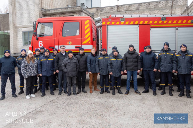 Переселенці-рятувальники: команда з Луганщини стоїть на варті безпеки Кам’янського