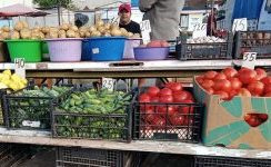 Скільки кам’янчанам коштуватиме поїсти свіженьких фруктів та овочів, якщо закупати їх на ринку