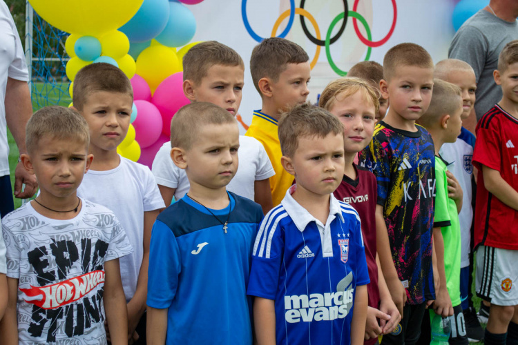 "Надія" для юних футболістів: у Кам'янському більше тридцяти років працює спеціалізована спортшкола