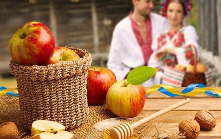 Де у Кам’янському купити дешевші яблука