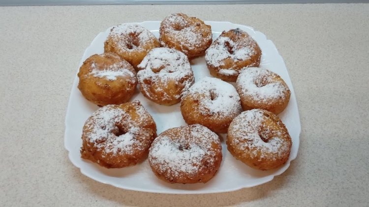 Спробуйте ніжні сирні пончики з хрусткою скоринкою — солодощі з дитинства за 15 хвилин!
