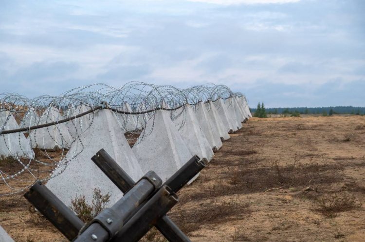 Росіяни закріпилися біля Мирного