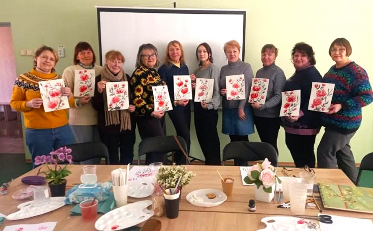 У ритмі туші та тиші: у Кам’янському опановували японський живопис сумі-е