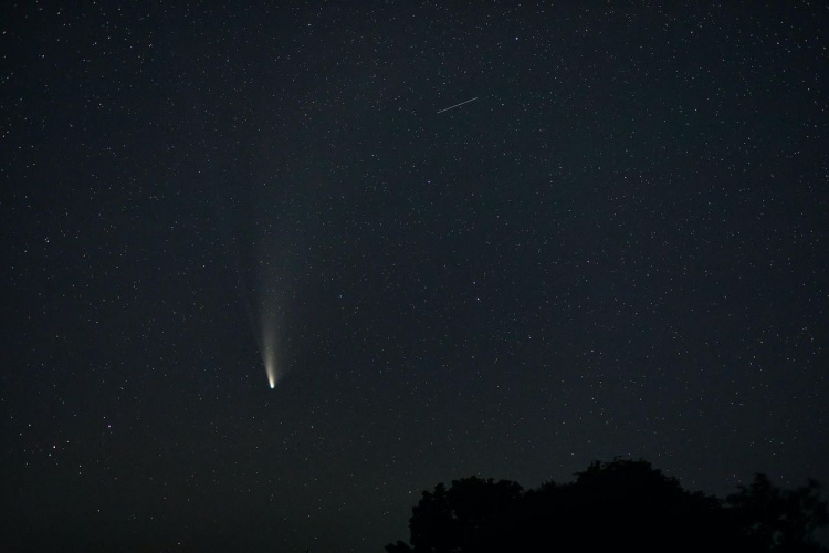 На Кам'янське летів метеорит - на вихідних очікується космічний "дощ"