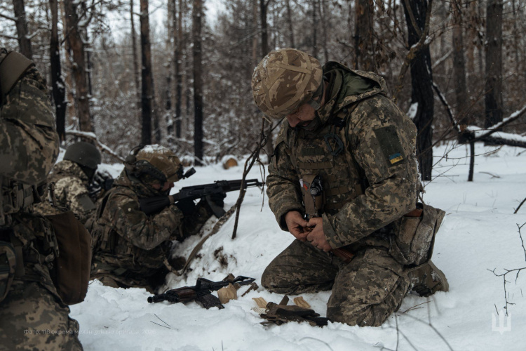 Шлях на Дніпро під вогневим контролем: окупанти почали масово нищити мости, щоб відрізати Покровськ від резервів