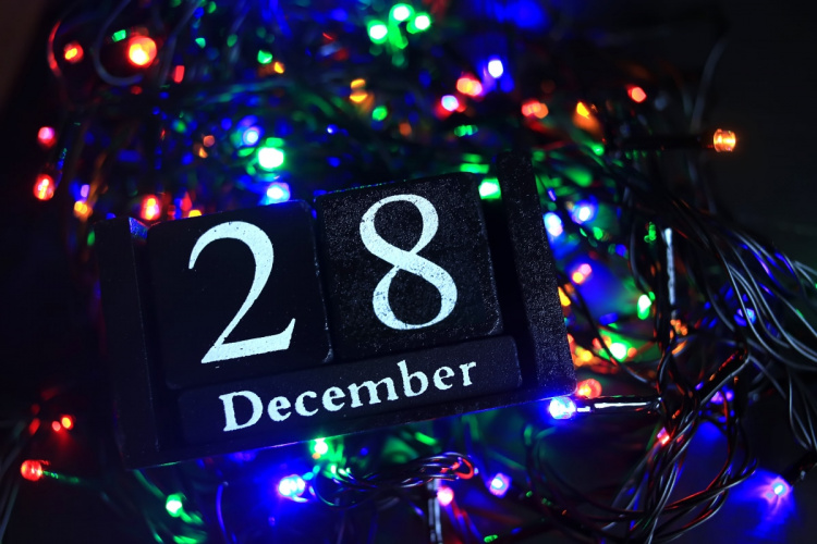 Сьогодні не можна підслуховувати: традиції та прикмети 28 грудня