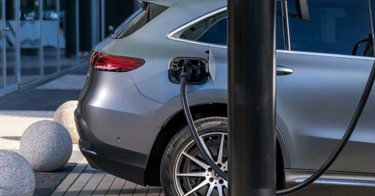 Дніпропетровщина увійшла до ТОП-5 «електромобільних» регіонів України: що обирають водії