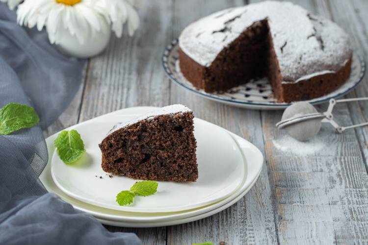 Шоколадний манник: простий десерт, який готується дуже швидко