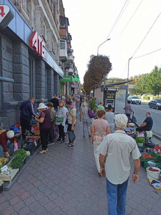 Стихійну торгівлю у Кам'янському ліквідовано - у місті пройшов рейд